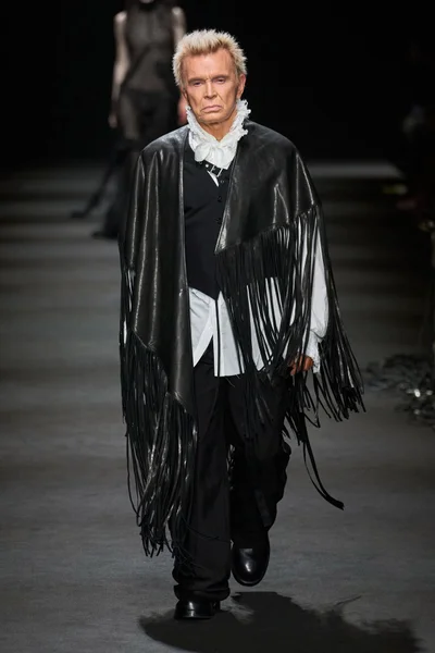 Look 32
